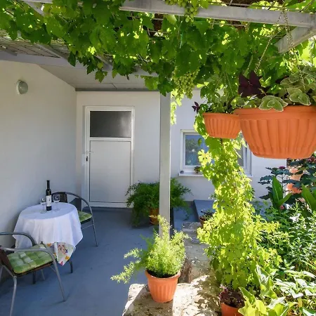 Beba - Peaceful Location 3* Trogir